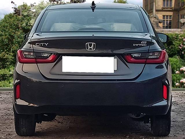 https://images10.gaadi.com/usedcar_image/4625520/original/processed_cc4116dd0d921a5b5d79008fc8558b48.jpg?imwidth=6402