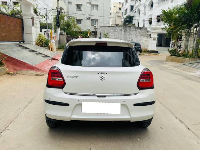 https://images10.gaadi.com/usedcar_image/4625521/original/processed_d9b9947011398beb3d8e97587379aaba.jpg?imwidth=6402