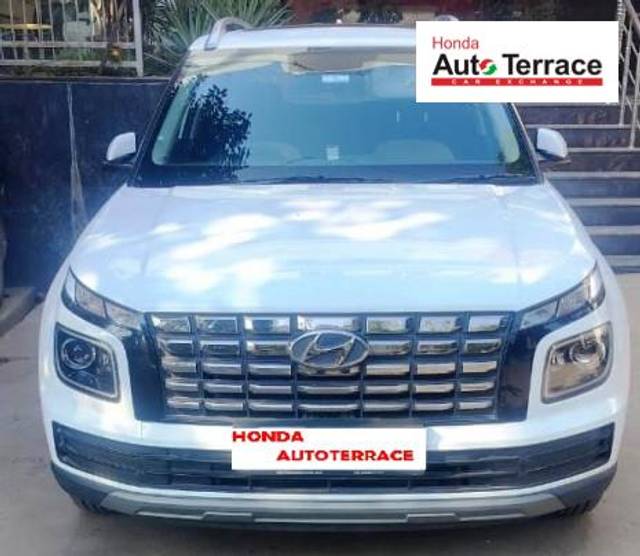 https://images10.gaadi.com/usedcar_image/4625563/original/1eadc62cd266dd2a5015c959d7d9beb8.jpg?imwidth=6400