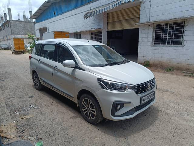 https://images10.gaadi.com/usedcar_image/4625564/original/processed_30ad66da0a2f8cee709584a917b2f762.jpg?imwidth=6400