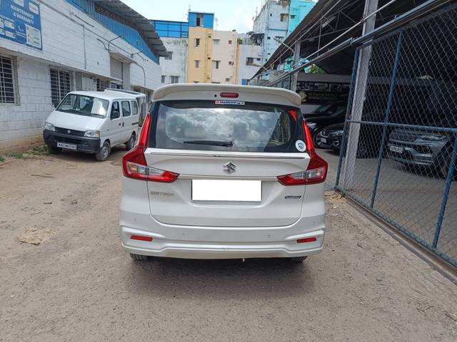 https://images10.gaadi.com/usedcar_image/4625564/original/processed_bfad03b9a97e9739248b0451b3792109.jpg?imwidth=6401