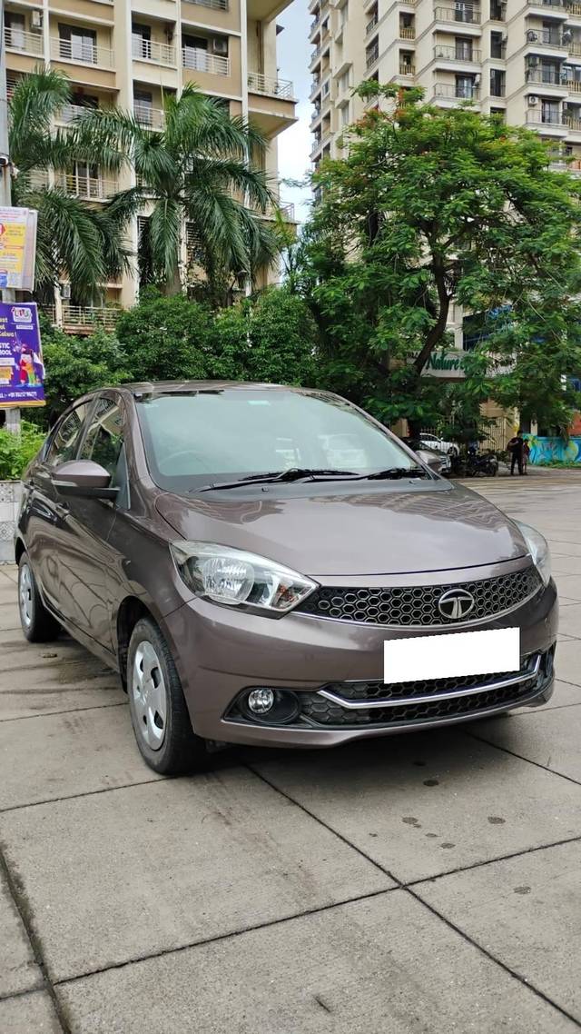 https://images10.gaadi.com/usedcar_image/4625567/original/processed_e854da6e04e4a5008c6b4e63066d2012.jpg?imwidth=6400
