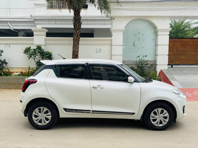 https://images10.gaadi.com/usedcar_image/4625572/original/processed_16494218c52d61405cf197f1f6defe31.jpg?imwidth=6401