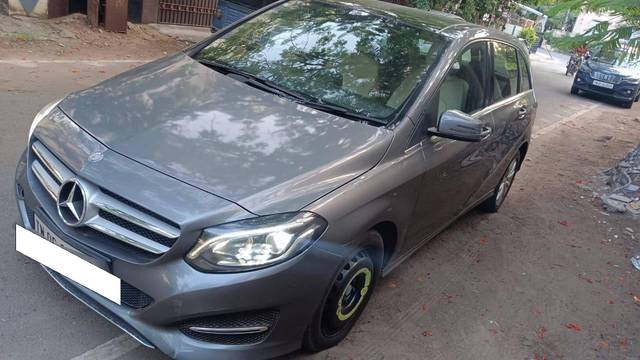 https://images10.gaadi.com/usedcar_image/4625575/original/processed_884548ce8be380a6e6b6b7ee656e6d3d.jpg?imwidth=6402
