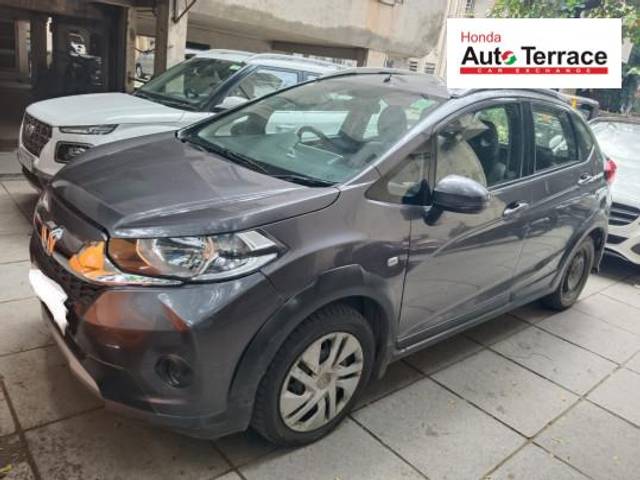 https://images10.gaadi.com/usedcar_image/4625593/original/868e7008d639e8495d75ad6f1bec2aa6.jpg?imwidth=6400