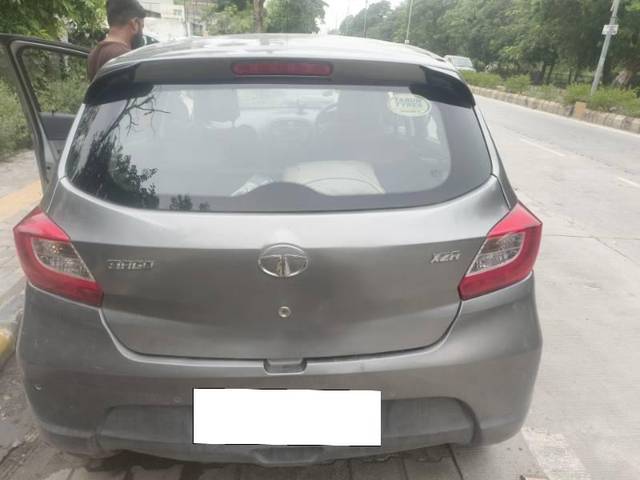 https://images10.gaadi.com/usedcar_image/4625611/original/processed_0a58b61e-bfa3-4b0c-a9d5-bdd06351d38f.jpg?imwidth=6402