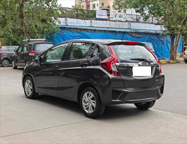 https://images10.gaadi.com/usedcar_image/4625614/original/processed_af37879f9d3c001f3fc8d270577c4cff.jpg?imwidth=6402