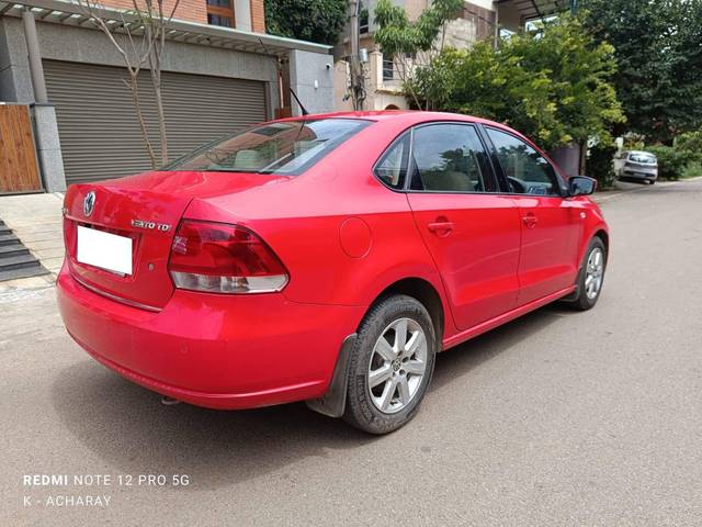 https://images10.gaadi.com/usedcar_image/4625619/original/processed_52d88d3e52277e5b35368463b15e6316.jpg?imwidth=6402