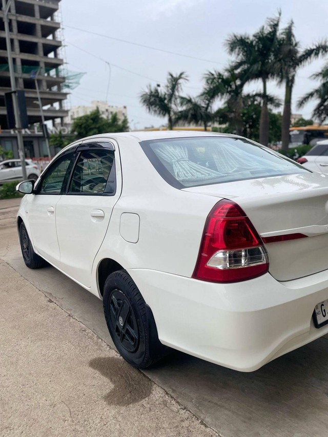 Second-hand 2017 Toyota Etios GD for sale in Rajkot-7