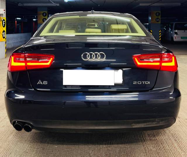 https://images10.gaadi.com/usedcar_image/4625630/original/processed_a60c1da9-db36-4327-a568-a5e75e68f6ab.jpg?imwidth=6402