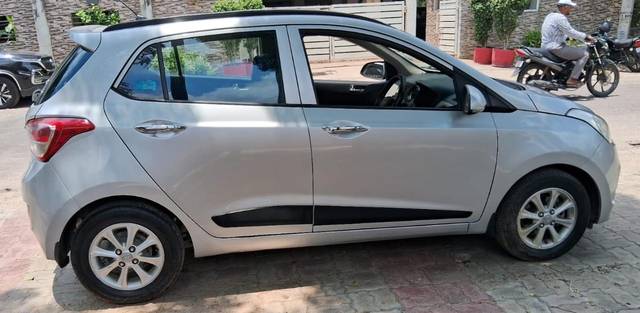 https://images10.gaadi.com/usedcar_image/4625631/original/52f06cf5550fd661f7cc207cb4ba80d9.jpg?imwidth=6402