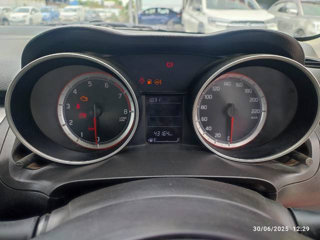 https://images10.gaadi.com/usedcar_image/4625640/original/a9bfc30e42474448e0a99faa23912025.jpeg?imwidth=6402