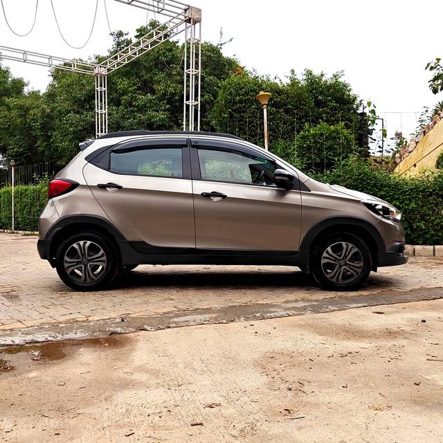 https://images10.gaadi.com/usedcar_image/4625670/original/3dbd42423b30f675dc31c9ba4ac2fd87.jpg?imwidth=6401