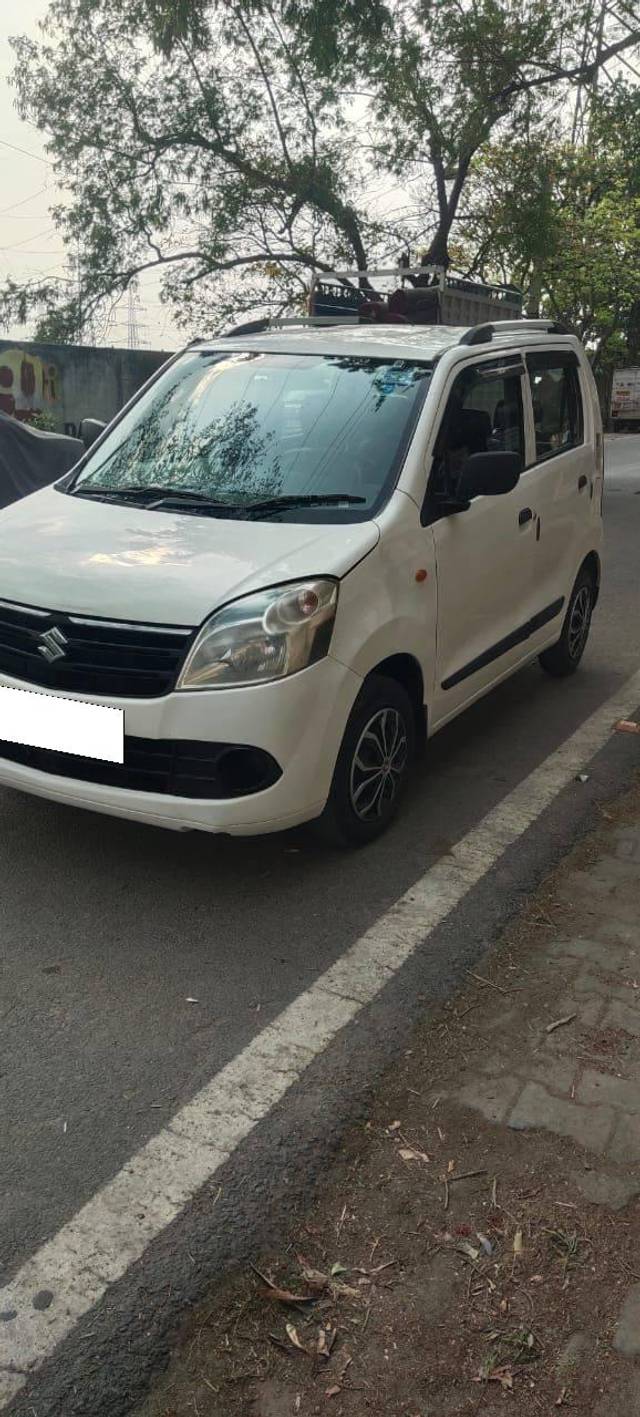 https://images10.gaadi.com/usedcar_image/4625672/original/processed_9afb4136-bbcc-4171-88db-3fe2e1e8bc45.jpg?imwidth=6401