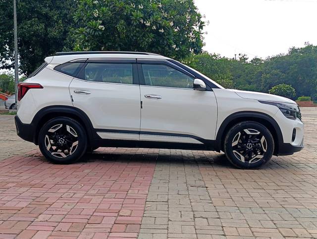 https://images10.gaadi.com/usedcar_image/4625674/original/b896d22b05021a4c5ef939e0832d7e86.jpg?imwidth=6401