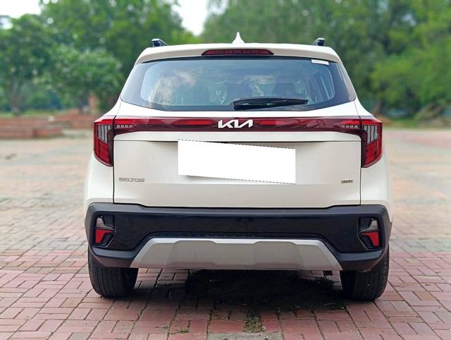 https://images10.gaadi.com/usedcar_image/4625674/original/processed_d154fa09c457e9db2682a8c28650267b.jpg?imwidth=6402