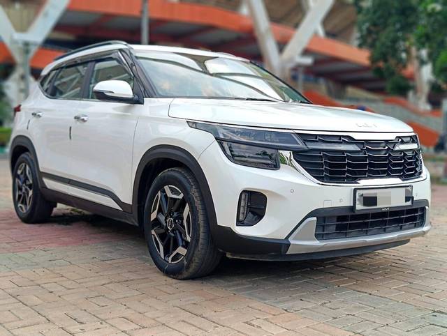 https://images10.gaadi.com/usedcar_image/4625674/original/processed_f0cfb106d751c2c887d735f55dc567fd.jpg?imwidth=6400