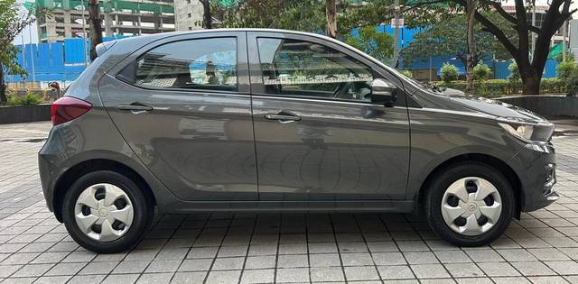 https://images10.gaadi.com/usedcar_image/4625715/original/fd9eca0a6b5f765d4d72e8c475b6e93f.jpg?imwidth=6401