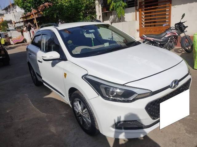 https://images10.gaadi.com/usedcar_image/4625718/original/processed_b768451e-ac87-429a-944c-c709ce2bcfee.jpeg?imwidth=6400
