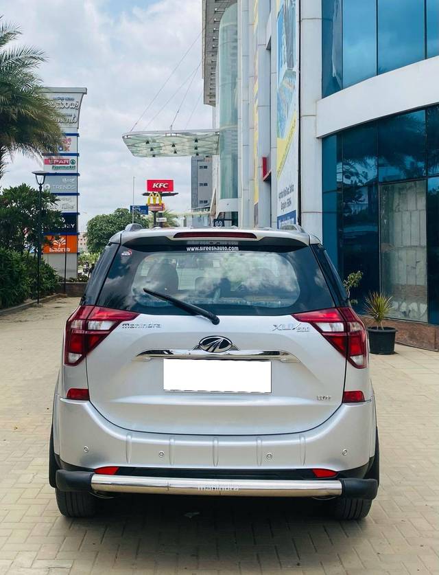 https://images10.gaadi.com/usedcar_image/4625731/original/processed_1d1f68755e2d026e8e85dadc95001f43.jpg?imwidth=6402