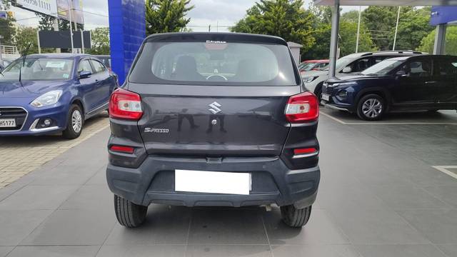 https://images10.gaadi.com/usedcar_image/4625756/original/processed_14f81b20da8d0ad53b20e9ee2bbd523a.jpg?imwidth=6402