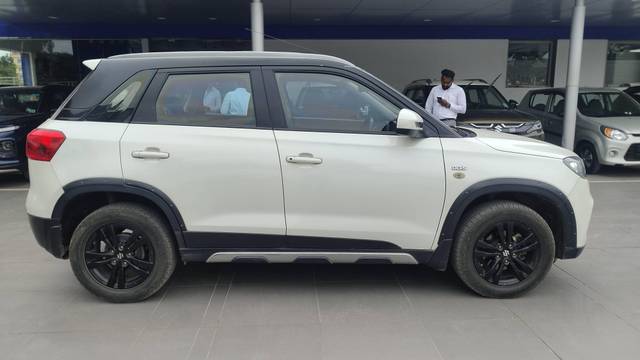https://images10.gaadi.com/usedcar_image/4625765/original/processed_dfb477f6ea24e5e1c9cc4d40ad53536c.jpg?imwidth=6401