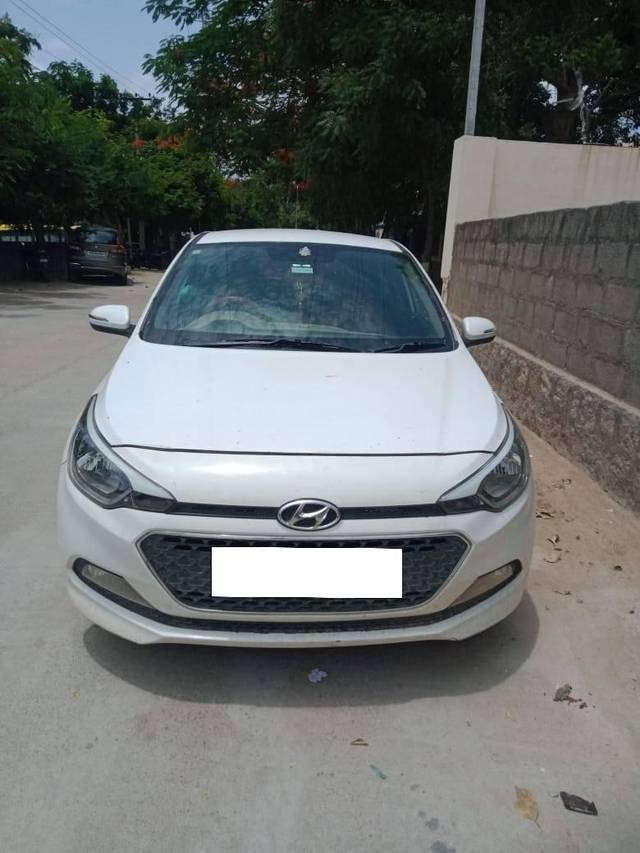 https://images10.gaadi.com/usedcar_image/4625770/original/processed_20a5937014e7aeeceead19df0efc204e.jpg?imwidth=6400