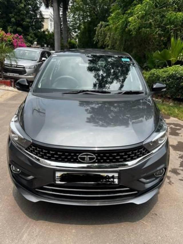 https://images10.gaadi.com/usedcar_image/4625772/original/processed_4d3b2bc7-de14-45c1-adb1-40b54b232834.jpg?imwidth=6400