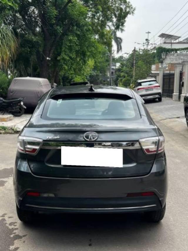 https://images10.gaadi.com/usedcar_image/4625772/original/processed_7e35586f-0dee-4f2a-b922-0092ca926632.jpg?imwidth=6402