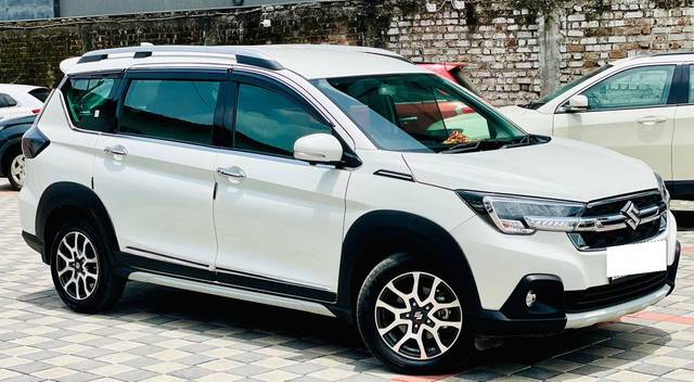https://images10.gaadi.com/usedcar_image/4625776/original/processed_f1b382dddd54879eb1e6d714b9033965.jpg?imwidth=6400