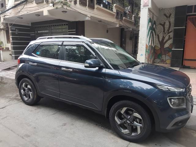 https://images10.gaadi.com/usedcar_image/4625784/original/3a6c868c5629e44f8bdef056f7d56b39.jpg?imwidth=6400