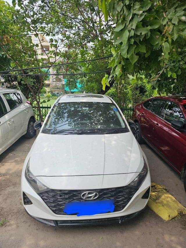 https://images10.gaadi.com/usedcar_image/4625843/original/processed_processed_ca50916f-016d-421e-a2b6-2f87a081d3aa.jpg?imwidth=6400