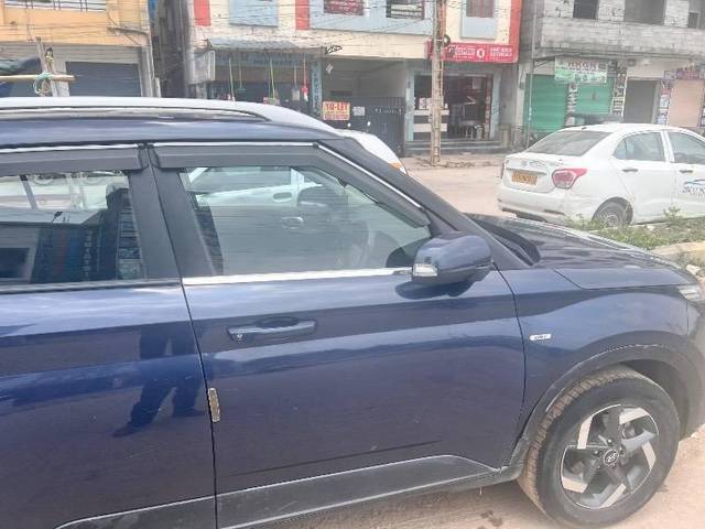 https://images10.gaadi.com/usedcar_image/4625863/original/processed_49b218f6-7058-4bb7-a699-8b0b2bc4b09f.jpeg?imwidth=6401