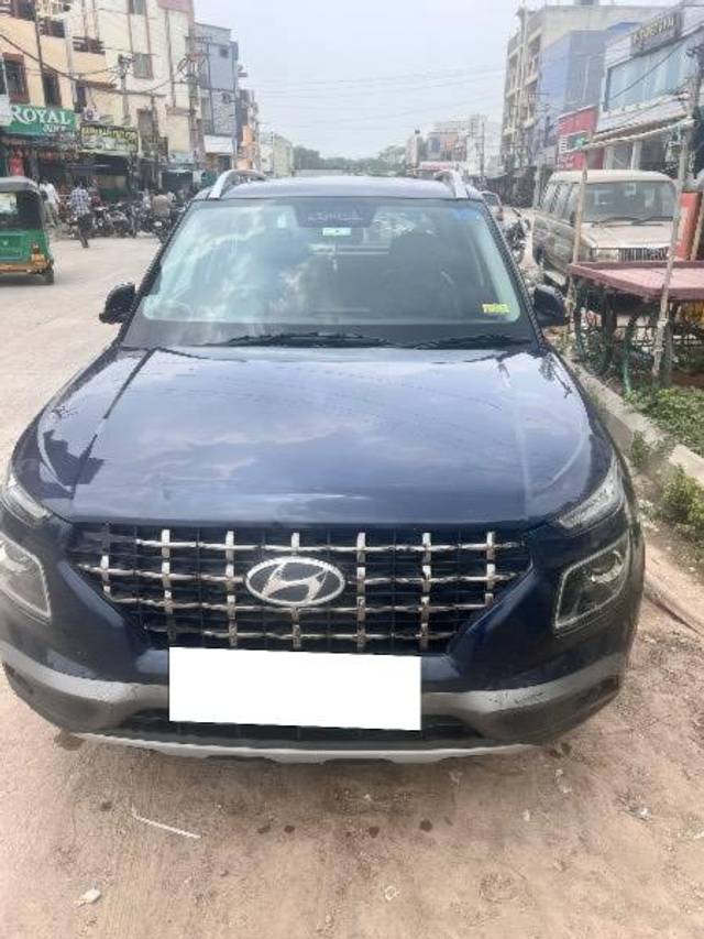 https://images10.gaadi.com/usedcar_image/4625863/original/processed_4bb06aa3-4842-4590-8e30-fb8767514323.jpeg?imwidth=6400