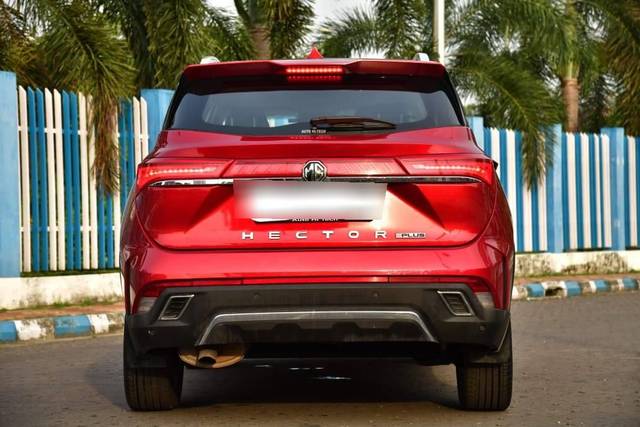 https://images10.gaadi.com/usedcar_image/4625869/original/processed_857324d3465b8a7a828aa7a651d93b2a.jpg?imwidth=6401