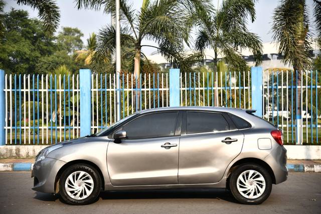 https://images10.gaadi.com/usedcar_image/4625877/original/processed_7ea1cfa2cd87c42fd8a4bd9c3f35c8f0.jpg?imwidth=6402