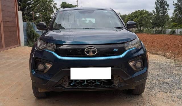 https://images10.gaadi.com/usedcar_image/4625883/original/processed_782a82d2-8a3c-4564-b1ed-16ef1e169e6c.jpg?imwidth=6400