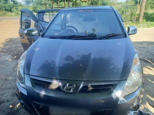 https://images10.gaadi.com/usedcar_image/4625885/original/97d7e3b7-5e15-4b29-ae3c-d49b90119fda.png?imwidth=6400