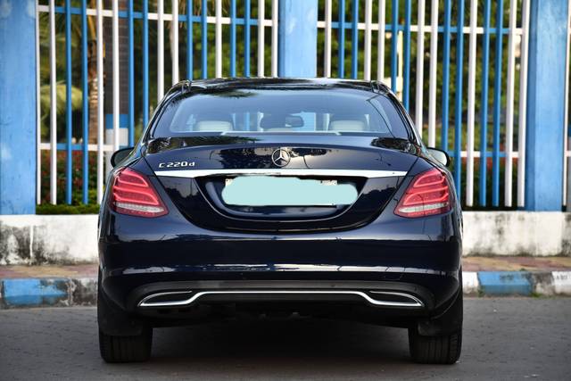 https://images10.gaadi.com/usedcar_image/4625888/original/processed_40bb59e0c37ee4efa52a7251406ec15a.jpg?imwidth=6402