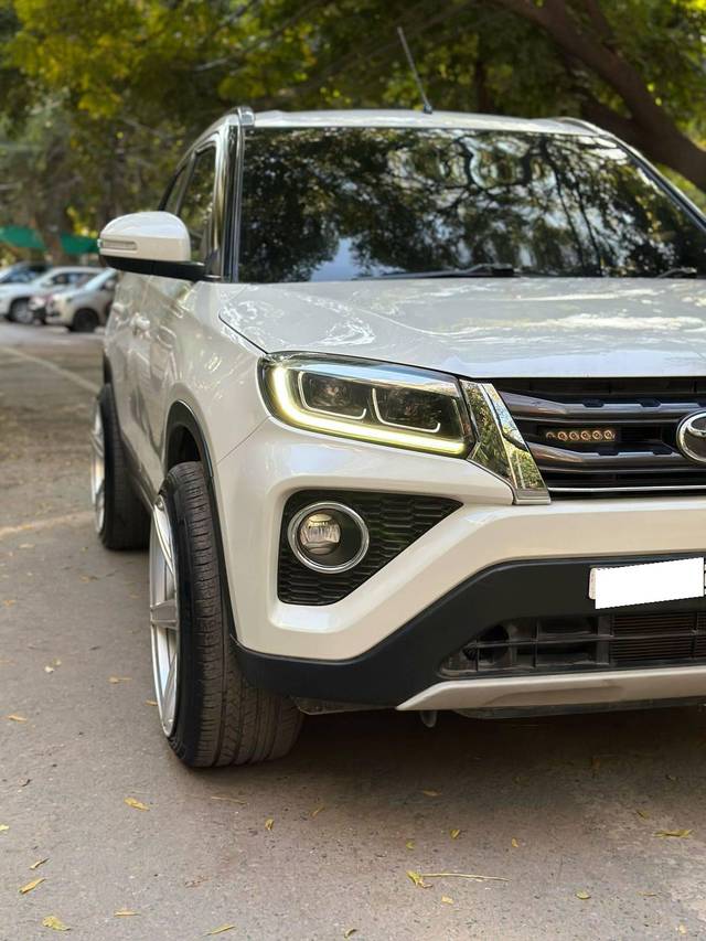 https://images10.gaadi.com/usedcar_image/4625890/original/processed_0090da4a01836837769b9dfb140ec5ee.jpg?imwidth=6400