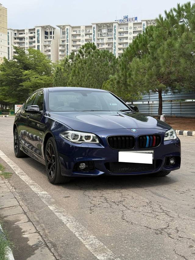 https://images10.gaadi.com/usedcar_image/4625897/original/processed_4b0ed7f1-c538-4778-8343-5d3bd479ff3c.jpg?imwidth=6400