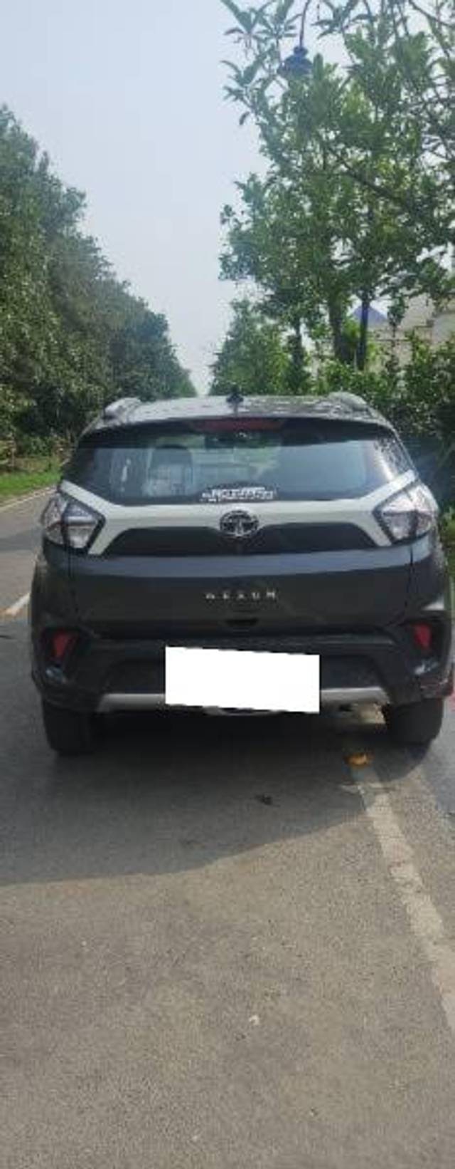 https://images10.gaadi.com/usedcar_image/4625906/original/processed_31ac735a-4df1-49f1-9f6d-ab2f8a5389e7.jpg?imwidth=6402