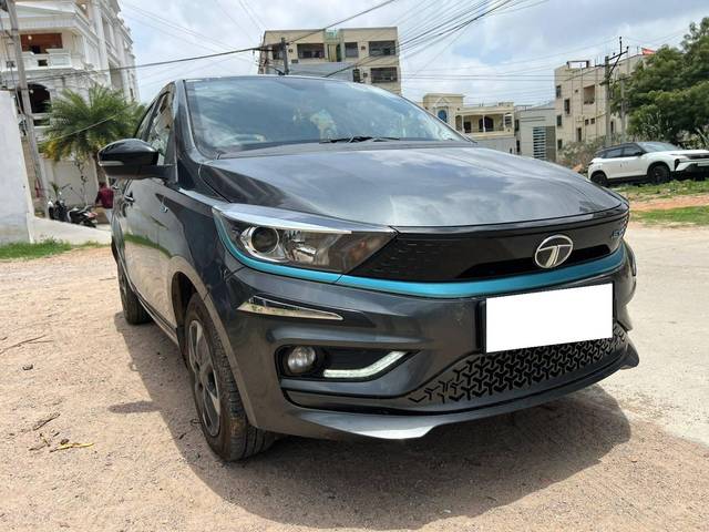 https://images10.gaadi.com/usedcar_image/4625910/original/processed_655d1aa6aebc51046480742e7b46fae9.jpg?imwidth=6400