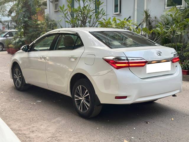 https://images10.gaadi.com/usedcar_image/4625924/original/processed_59e5af63d4cb46f63bf81bd50f83b524.jpg?imwidth=6402