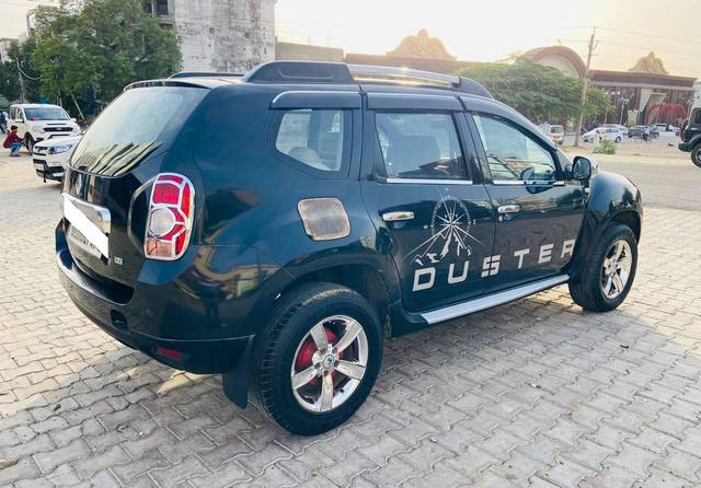 https://images10.gaadi.com/usedcar_image/4625929/original/processed_5d40129fa516aff1634f46495915ac12.jpg?imwidth=6402