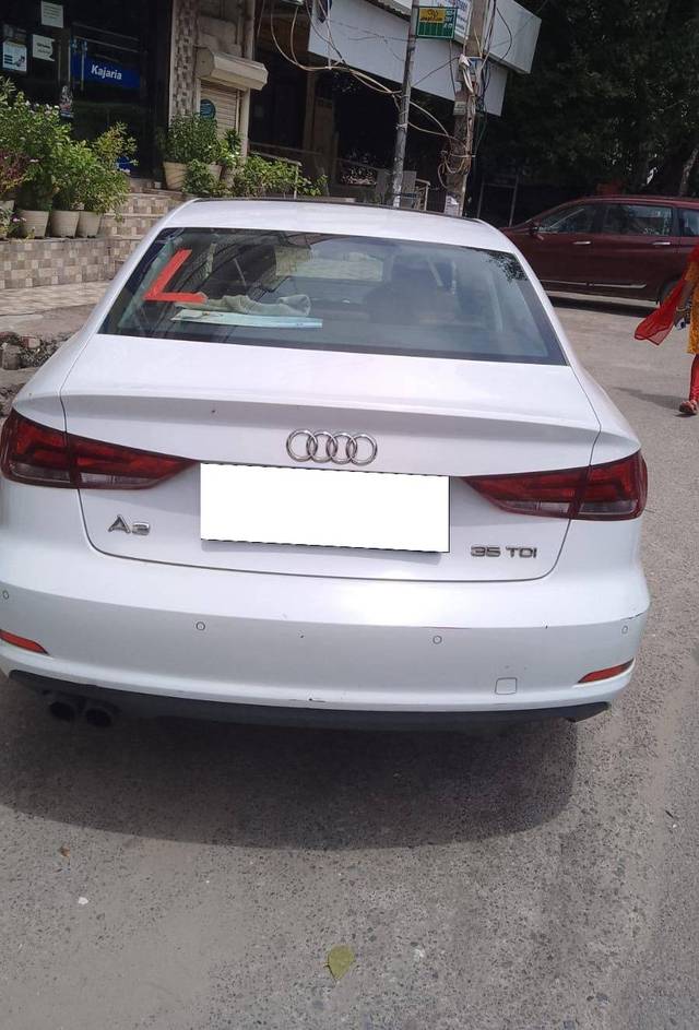 https://images10.gaadi.com/usedcar_image/4625969/original/processed_05efe646-6ab2-4375-a859-a7bf47d2fd92.jpg?imwidth=6400