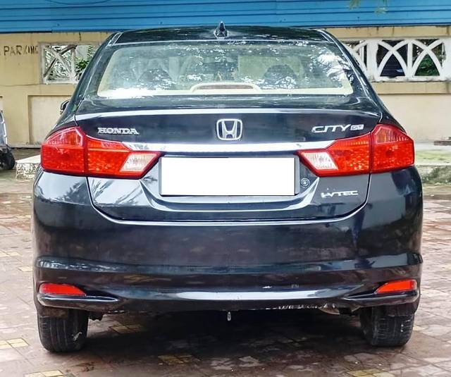 https://images10.gaadi.com/usedcar_image/4626024/original/processed_517cbf951314535e062fb9a4aee22776.jpeg?imwidth=6402