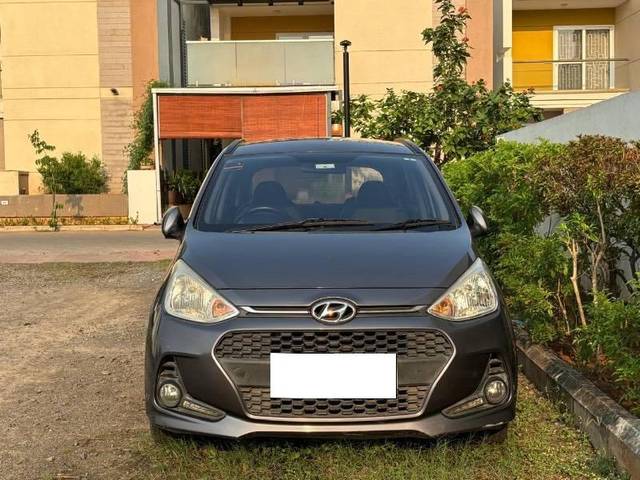 https://images10.gaadi.com/usedcar_image/4626040/original/processed_e1e1a12e-651d-4ae5-b99e-6bab8d2a6ce5.jpg?imwidth=6400