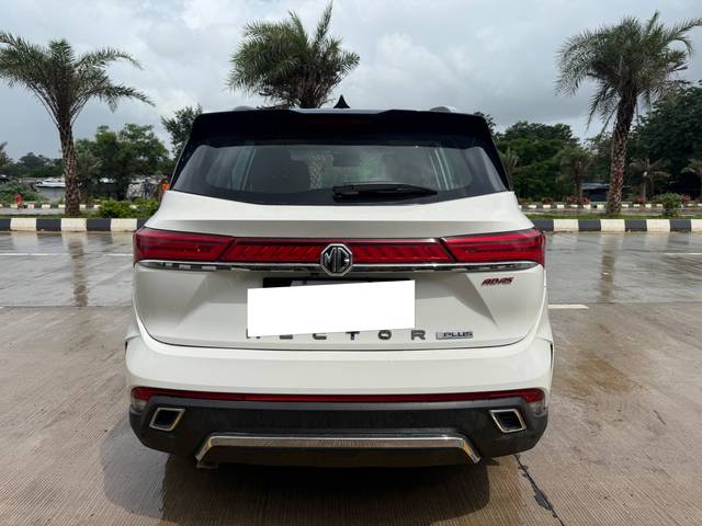 https://images10.gaadi.com/usedcar_image/4626046/original/processed_95c5813c-bb74-4396-8b03-727926939383.jpg?imwidth=6402