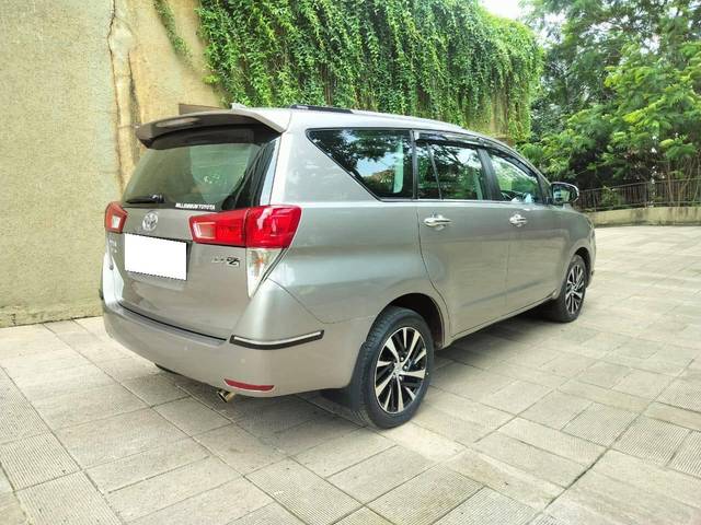 https://images10.gaadi.com/usedcar_image/4626052/original/processed_8db8d38ec3d0594fcdeeb3b9b32ed055.jpg?imwidth=6402